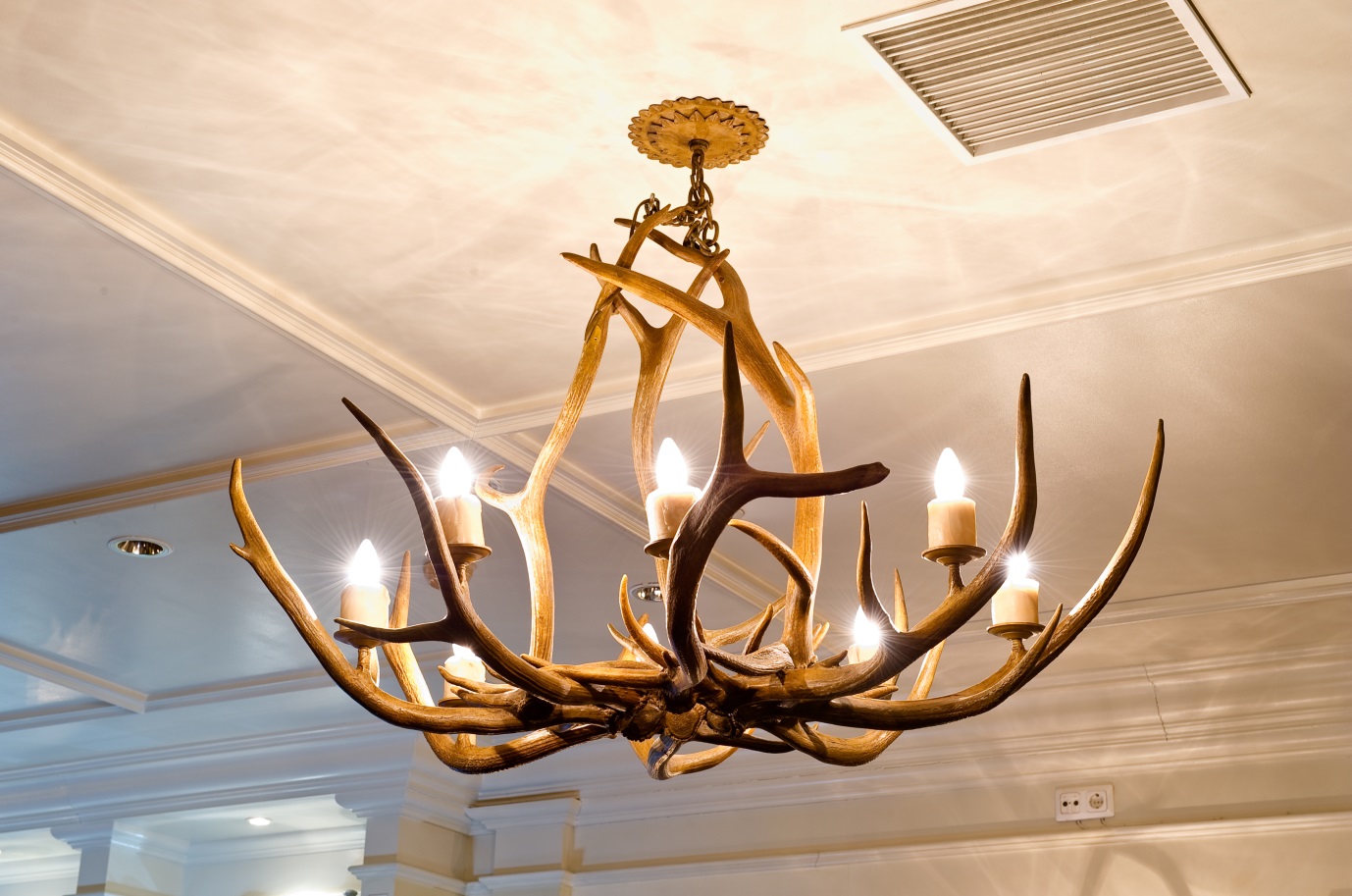 Antler Lamps And Chandeliers Improves Rustic Lighting