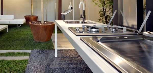 steel-outdoor-kitchen-in-vitto